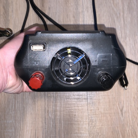 DieHard Platinum 750 Watt Power Inverter - Picture 3 of 6